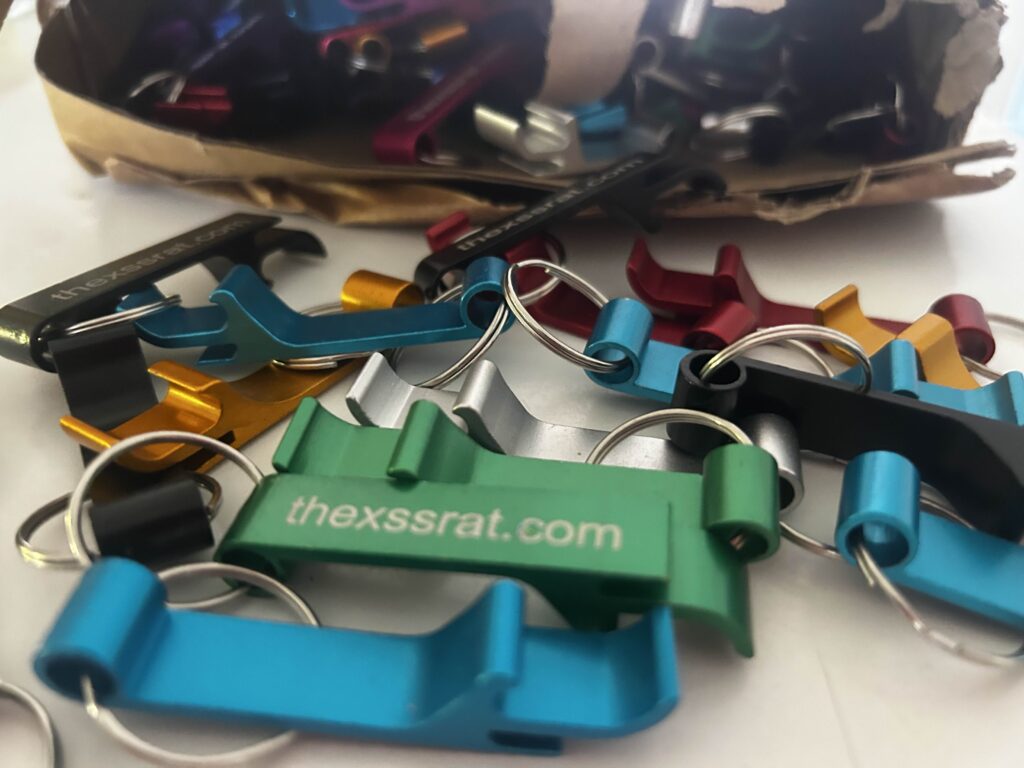 Aluminium flessenopener met lasergravure op maat